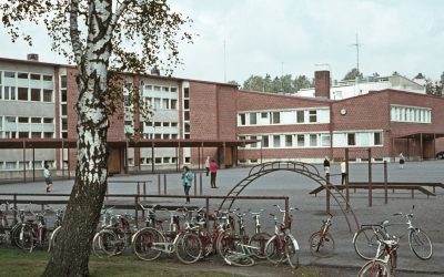 Opintiellä: helsinkiläisiä koulurakennuksia 1880–1980