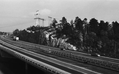 Liikenneinfrastruktuuri rakennetun ympäristön muokkaajana 1945–2000
